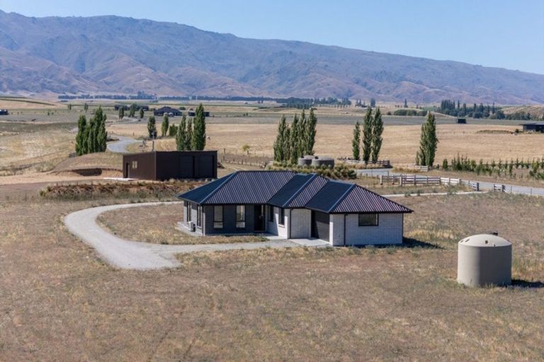 Photo of property in 21 Thyme Fields Road, Springvale, 9393