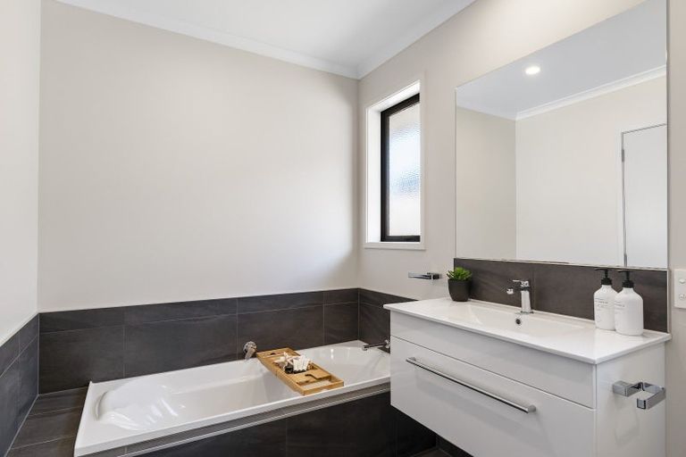 Photo of property in 22 Tiria Drive, Papamoa Beach, Papamoa, 3118