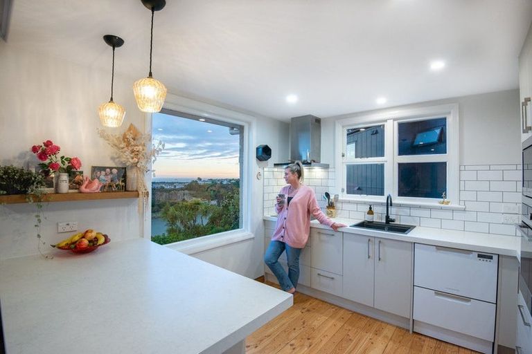 Photo of property in 49 Glendevon Place, Vauxhall, Dunedin, 9013