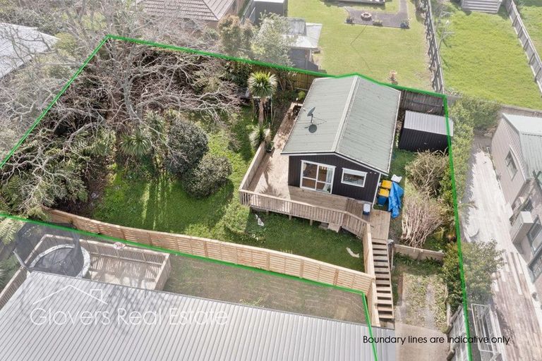 Photo of property in 3 Western Court, Sunnyvale, Auckland, 0612