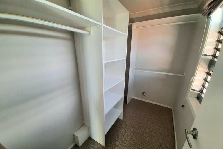 Photo of property in 9b Clearwater Cove, West Harbour, Auckland, 0618