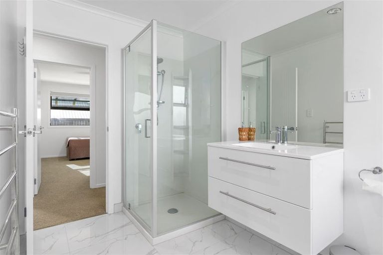 Photo of property in 16 Inuwai Street, Glenview, Hamilton, 3206