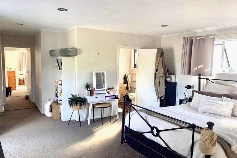 Photo of property in 71 Chartwell Avenue, Glenfield, Auckland, 0629