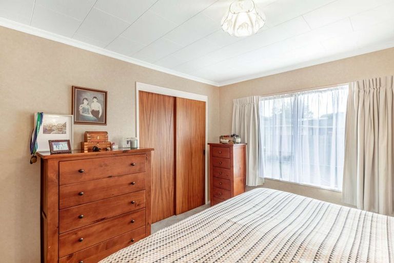 Photo of property in 5 Chertsey Court, Roslyn, Palmerston North, 4414