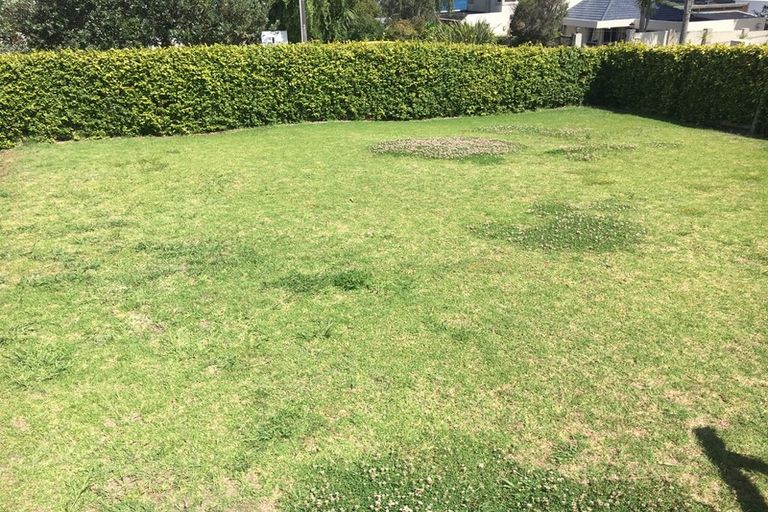 Photo of property in 1/20 Churchill Road, Murrays Bay, Auckland, 0630