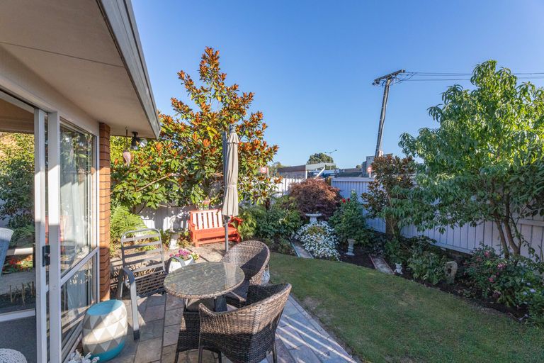 Photo of property in 1/4 Daniels Road, Redwood, Christchurch, 8051