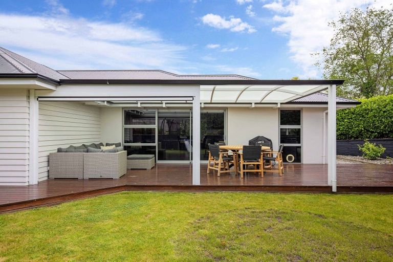 Photo of property in 1 Waimarama Court, Roslyn, Palmerston North, 4414