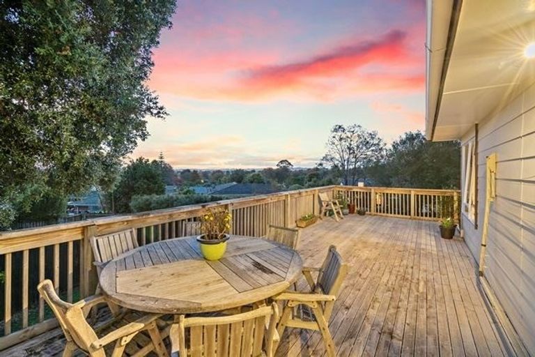 Photo of property in 43 Mack Place, Red Hill, Papakura, 2110