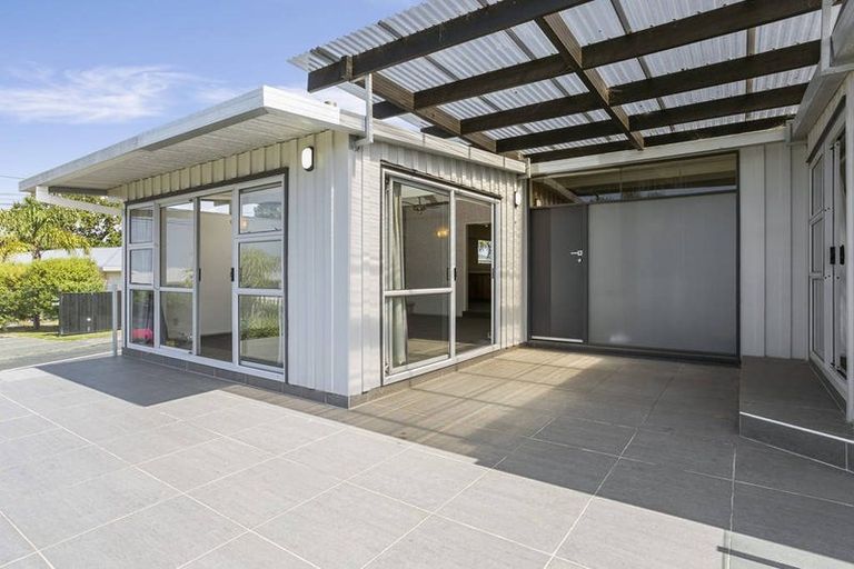 Photo of property in 413 East Coast Road, Mairangi Bay, Auckland, 0630