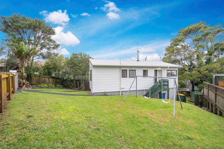 Photo of property in 17 Elizabeth Drive, West Harbour, Auckland, 0618