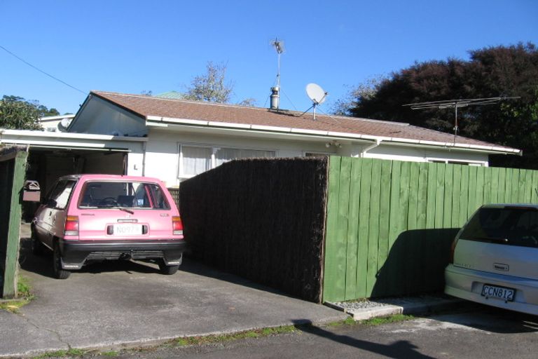 Photo of property in 2/34 Candia Road, Swanson, Auckland, 0614