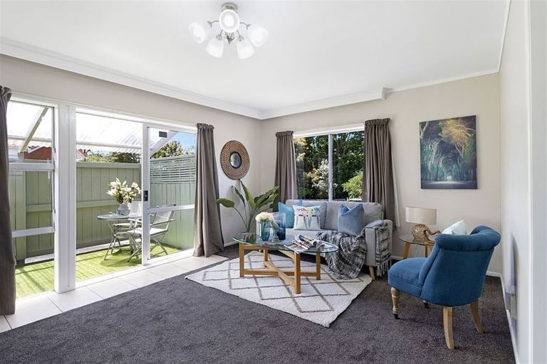 Photo of property in 5/94 Portage Road, New Lynn, Auckland, 0600