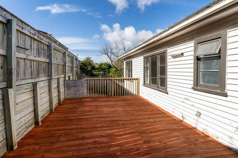 Photo of property in 24 Tremewan Street, Tawa, Wellington, 5028