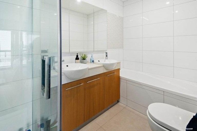 Photo of property in 204/252 Centreway Road, Orewa, 0931