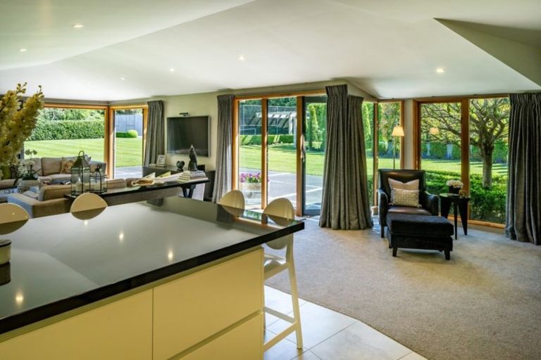 Photo of property in 87 Woodburn Drive, Takapu Valley, Wellington, 5028