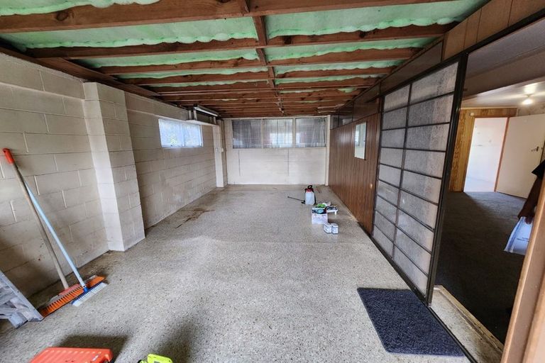 Photo of property in 8 Hillary Heights Avenue, Glendene, Auckland, 0602