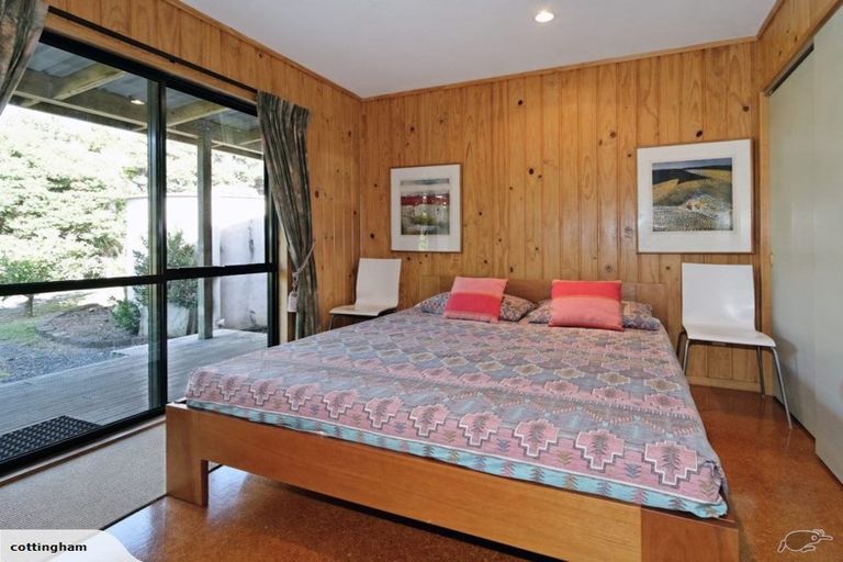 Photo of property in 126 Lone Kauri Road, Karekare, Auckland, 0772