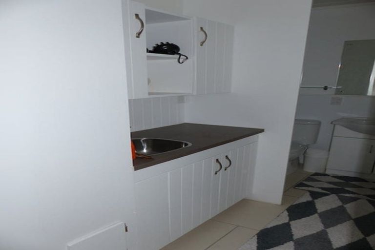 Photo of property in 16 Milford Avenue, Calton Hill, Dunedin, 9012