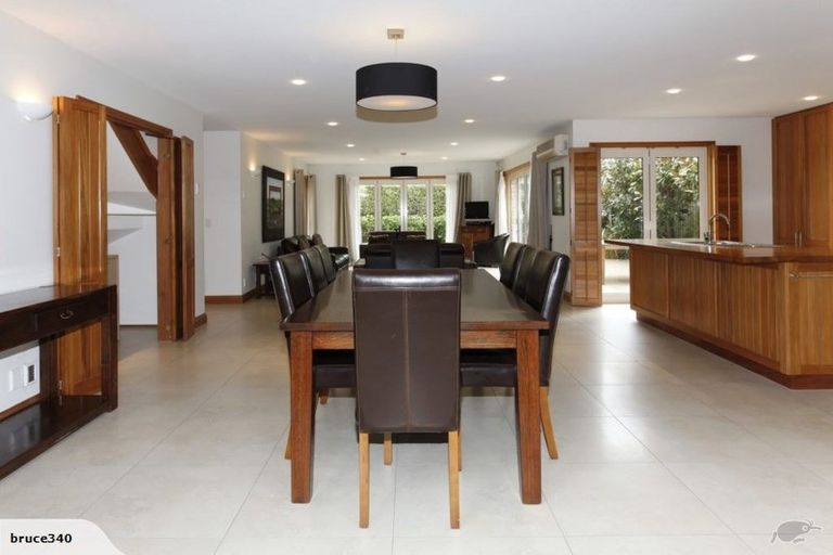 Photo of property in 32 Wai-iti Terrace, Burnside, Christchurch, 8052