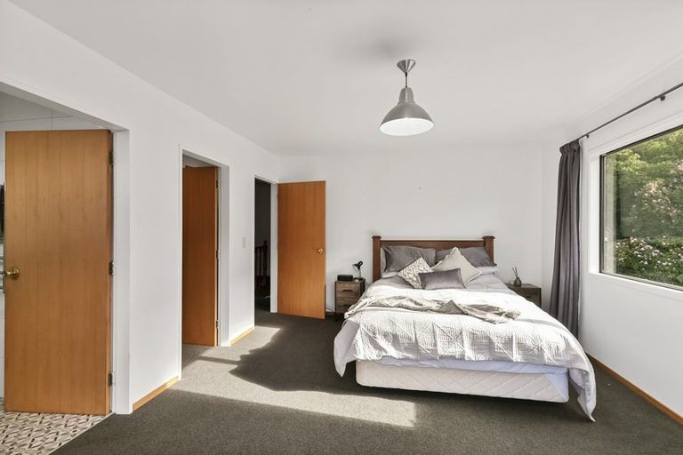 Photo of property in 16 Ramphal Terrace, Khandallah, Wellington, 6035