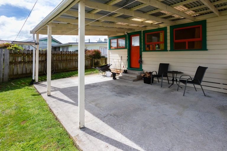 Photo of property in 3 Otanga Street, Dannevirke, 4930