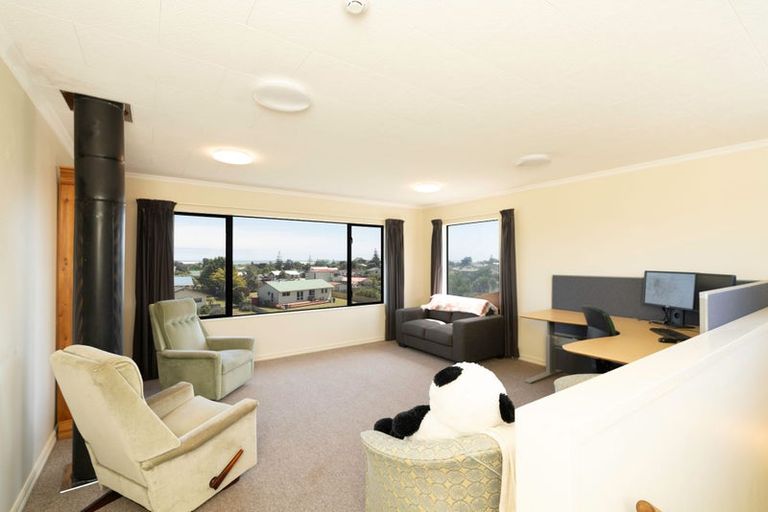 Photo of property in 4 Arataki Grove, Waitarere Beach, Levin, 5510