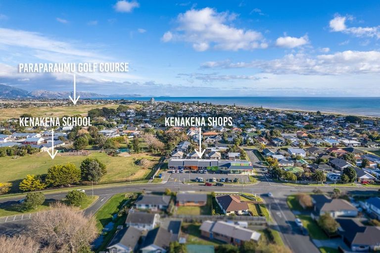 Photo of property in 10 Te Kupe Road, Paraparaumu Beach, Paraparaumu, 5032