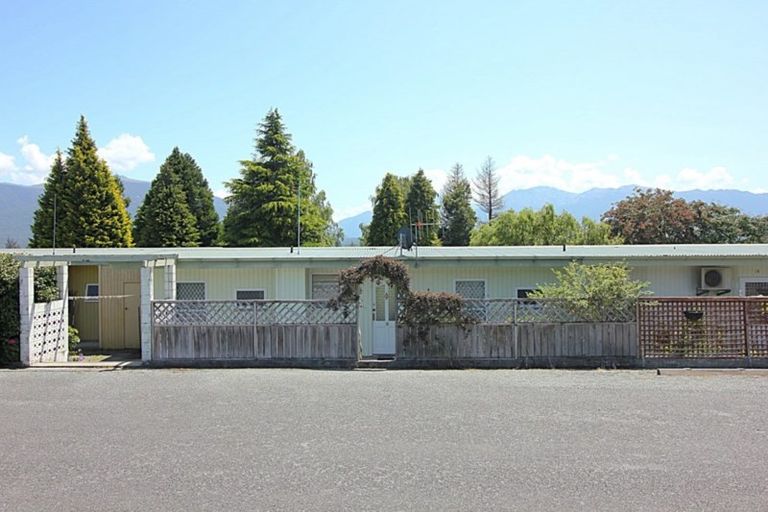 Photo of property in 15 Burnby Place, Te Anau, 9679