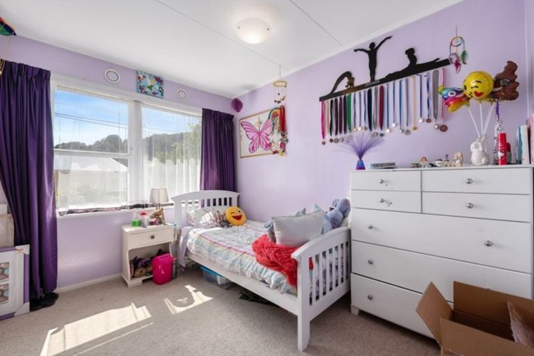 Photo of property in 66 Horoeka Street, Stokes Valley, Lower Hutt, 5019