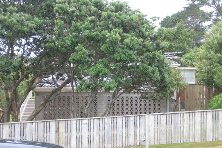 Photo of property in 2/303 Rangatira Road, Beach Haven, Auckland, 0626