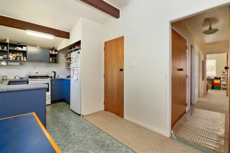 Photo of property in 32 Rewarewa Street, Owhata, Rotorua, 3010