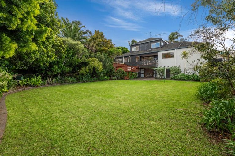 Photo of property in 11 Stevenson Way, Cockle Bay, Auckland, 2014