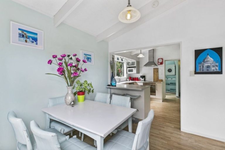 Photo of property in 2 Endeavour Avenue, Welcome Bay, Tauranga, 3112