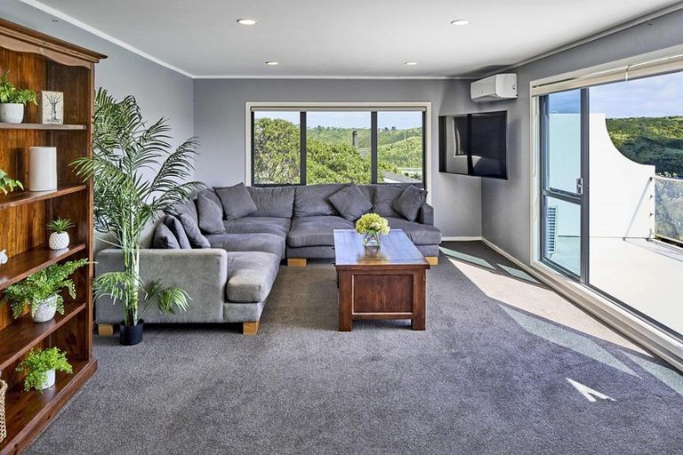 Photo of property in 27 Eskdale Road, Papakowhai, Porirua, 5024