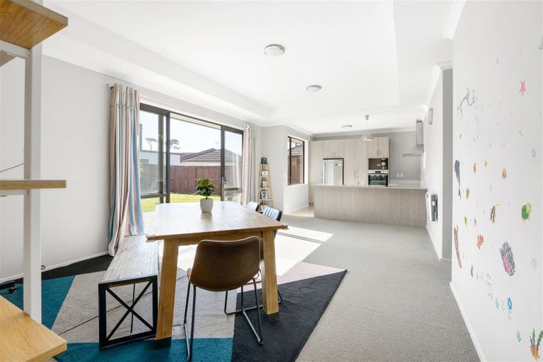 Photo of property in 16 Chalgrove Road, Huntington, Hamilton, 3210