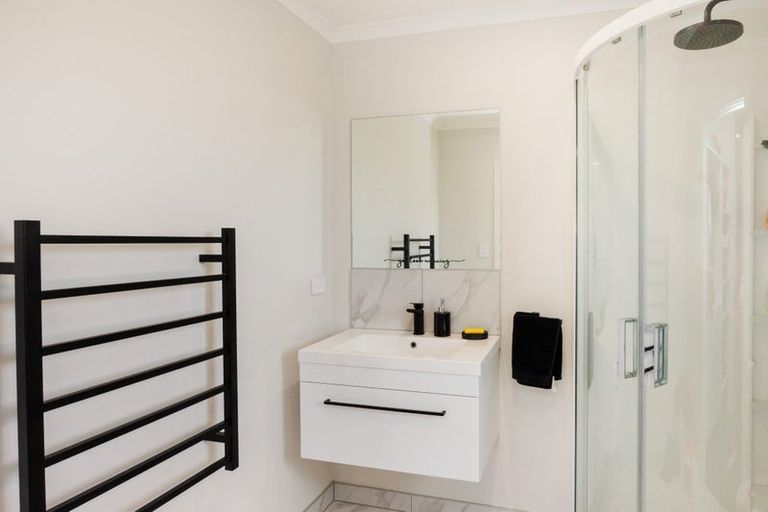 Photo of property in 8 Henty Lane, Marton, 4710