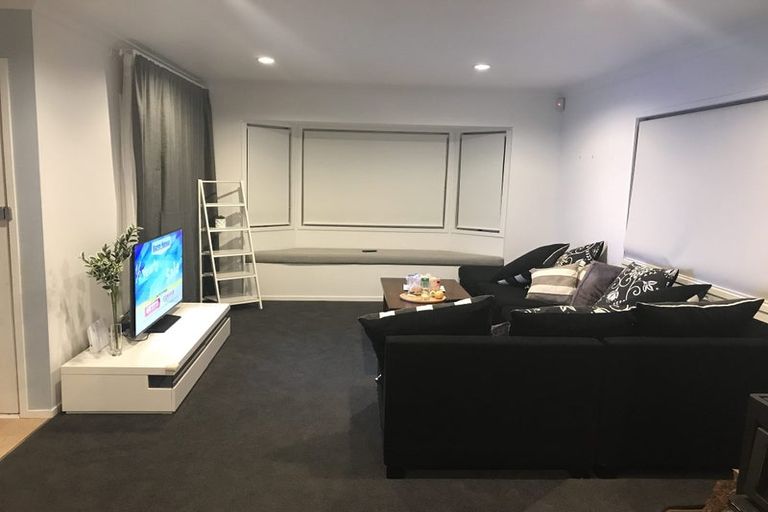 Photo of property in 3 West Harbour Drive, West Harbour, Auckland, 0618