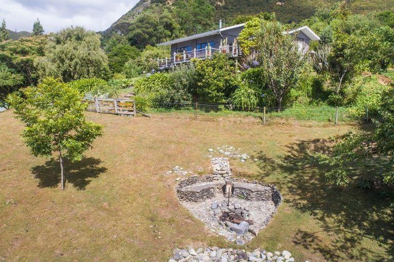 Photo of property in 100 Rocklands Road, Clifton, Takaka, 7183