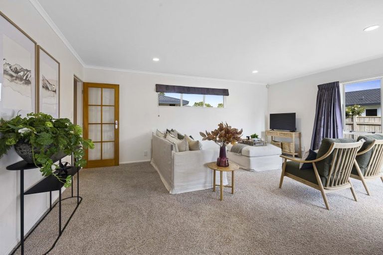 Photo of property in 17d Kinross Drive, Merrilands, New Plymouth, 4312