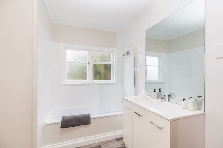 Photo of property in 2/46 Richmond Avenue, Karori, Wellington, 6012