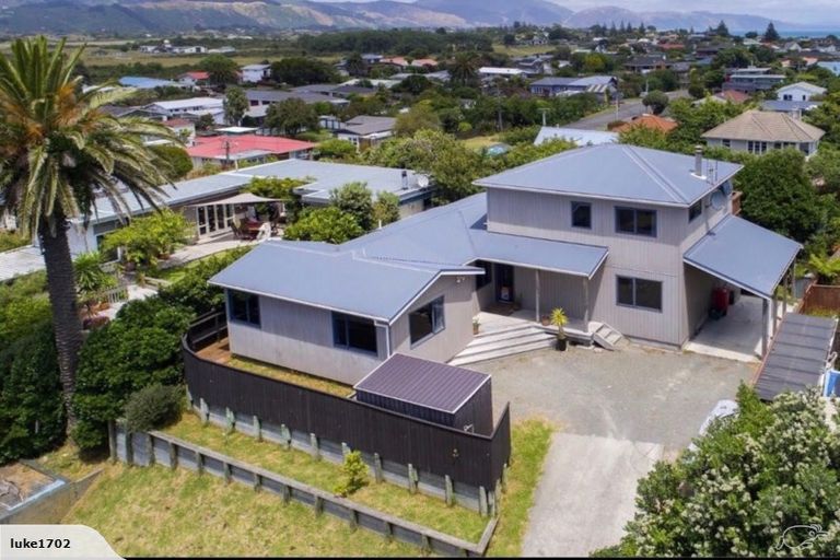 Photo of property in 22 Toru Road, Paraparaumu Beach, Paraparaumu, 5032
