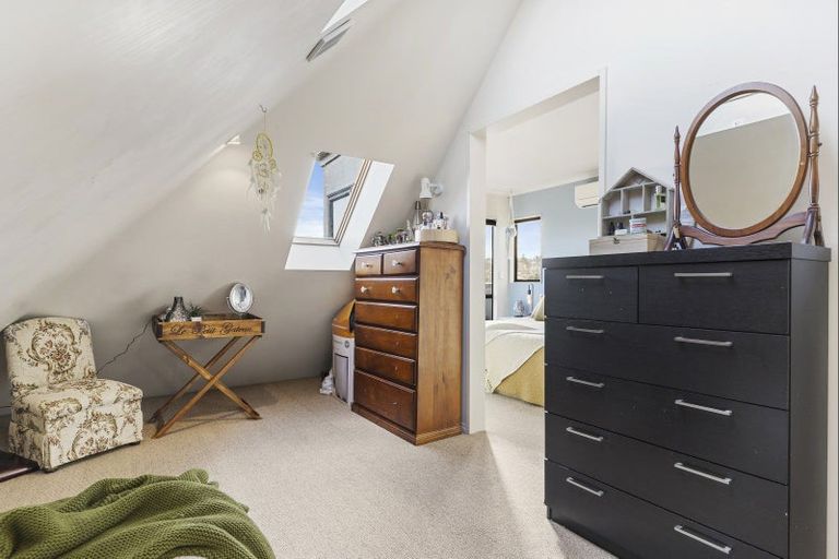 Photo of property in 2/79 Island Road, Beach Haven, Auckland, 0626