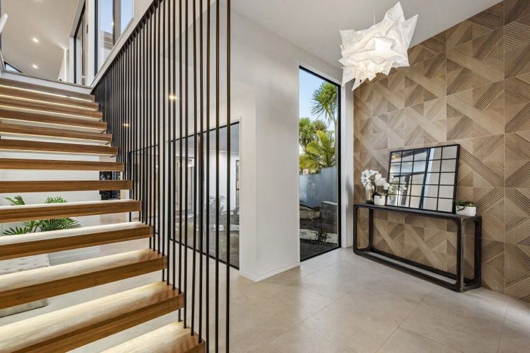 Photo of property in 13 Waimana Avenue, Northcote Point, Auckland, 0627