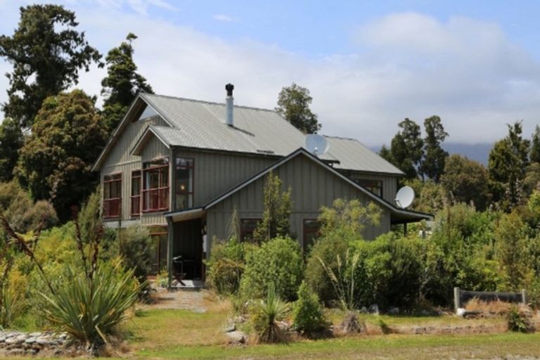Photo of property in 4667 Haast Highway, Bruce Bay, Haast, 7886