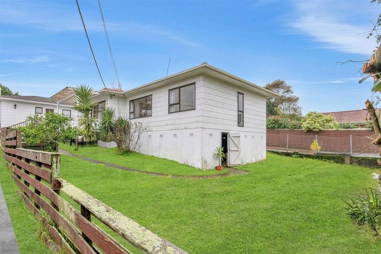 Photo of property in 2/46 View Road, Henderson, Auckland, 0612