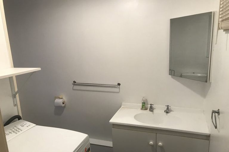 Photo of property in 117 Mount Pleasant Road, Mount Pleasant, Christchurch, 8081