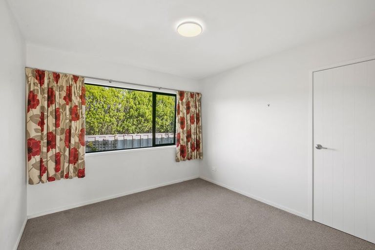 Photo of property in 11 Heta Road, Highlands Park, New Plymouth, 4312