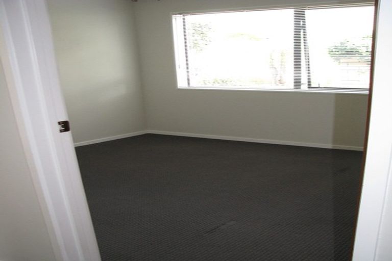 Photo of property in 7b Covil Avenue, Te Atatu South, Auckland, 0610