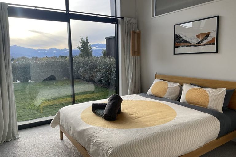 Photo of property in 11 Kereru Crescent, Wanaka, 9305