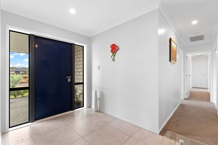 Photo of property in 23 Kahika Grove, Huapai, Kumeu, 0810